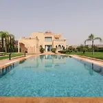 Splendide Villa De Luxe Privatisee Avec Cuisiniere - Piscine Chauffee - Jacuzzi & Hammam