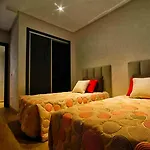 Appartement Deux Chambre Avec Piscine Couverte
