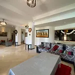 Authentic Villa Ideal For 16+ Guests