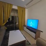 Apartment Avec Piscine Et Jardins