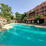 Amazing Apartment With Winter Pool