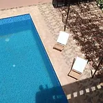Villa Privee 2 Marrakech Piscine Chauffee En Option Sans Vis A Vis Pour Famille Et Couple Marie Uniquement