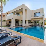 Villa De Luxe Avec Piscine Chauffee Et Vue Sur Le Golf - Marrakech Prestigia