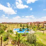 Garden And Pool View 3 Rooms 10Min To Town Center