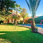Charming Luxury Villa - Pool & Hot Tub