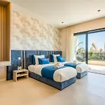 Luxury Villa Heated Pool, Cinema & Game Room
