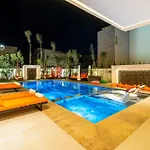 Luxury Villa Heated Pool, Cinema & Game Room