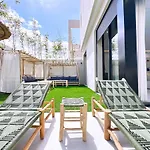 Villa Kais Luxe, Serenity And Security With Pool