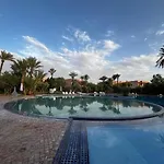 Apartment Cosy With Pool And Garden