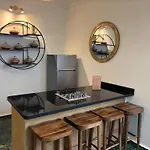 Riad Privatise Jusqu A 10 Personnes Avec 5 Suites Riad Avec Bassin Pres De La Celebre Place Jemaa El Fna