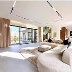 Modern Villa Assia