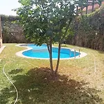 Rez-De-Chaussee Avec Piscine