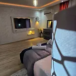 Luxury Penthouse And Jacuzzi At Hivernage