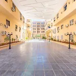 5 Stars Home With Pool & Parking