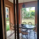 Charmant Appartement Avec Grande Piscine & Terrasse