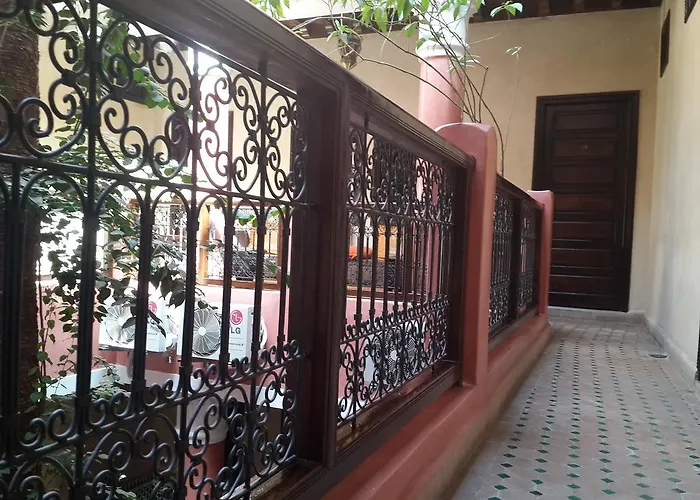 Hotel Cecil