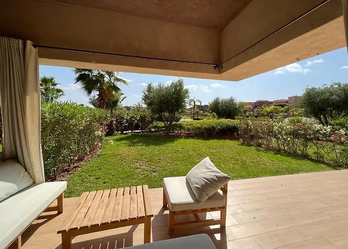 Jade Acces Direct Piscine, Jardin Privatif