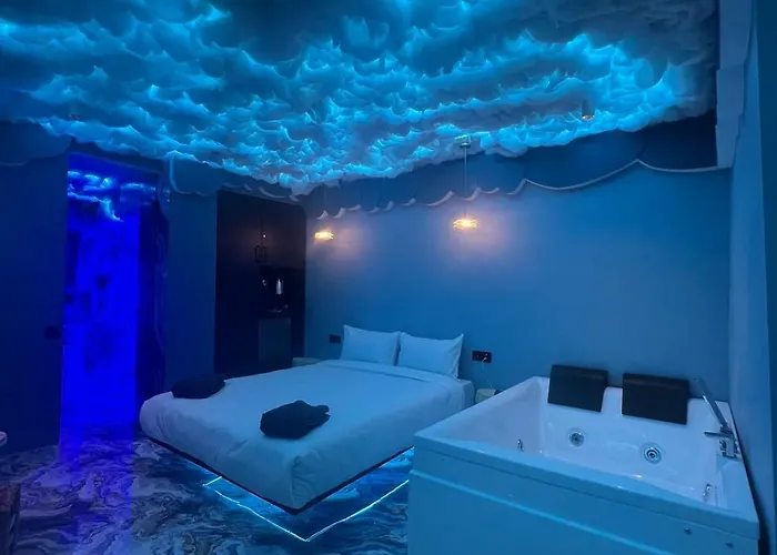 Tete Dans Les Nuages ! Jacuzzi