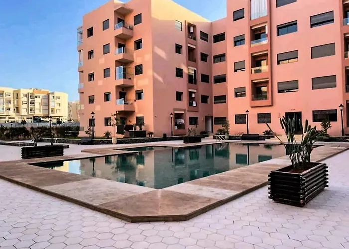 Luxury City Center Apartment Stay With 2 Pools