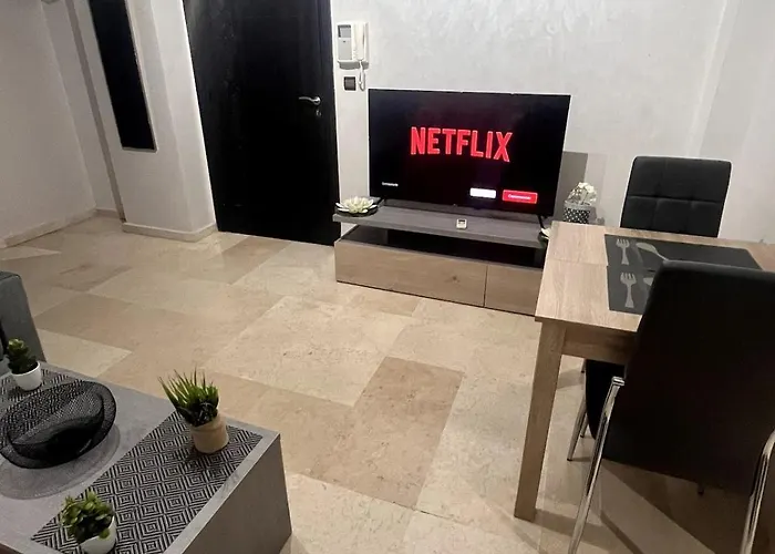 Appartement 1 Chambre Avec Climatisation, Salle De Sport, Piscine Et Wi-Fi A Gueliz