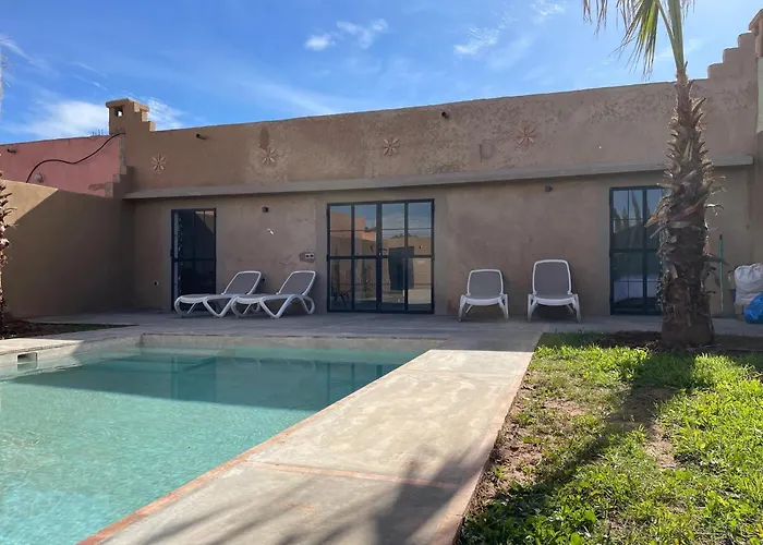 Villa Exclusive Piscine Privee Proche Centre - Ark Realty