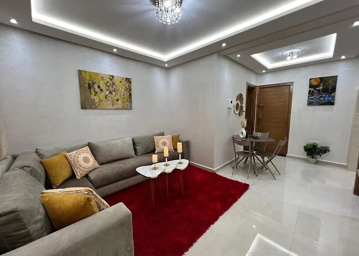 Cozy And Convenient Apartment