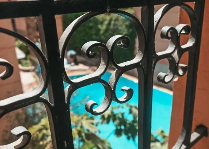 Maison De 4 Chambres Vue Sur Piscine
