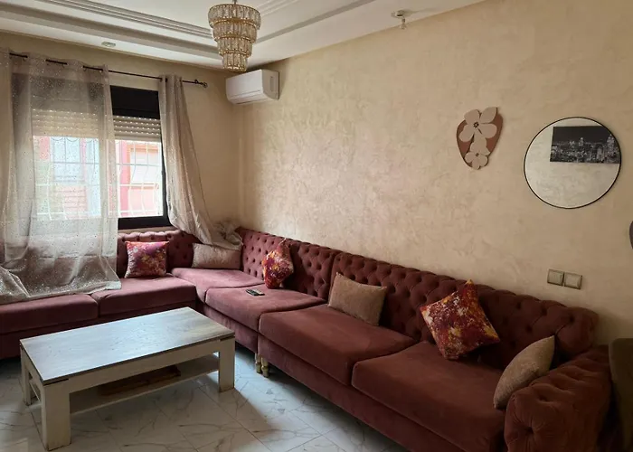 Cozy Apartment In Shams Almadina