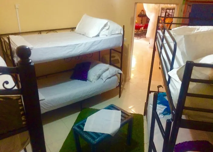 Hostel Villa Red City