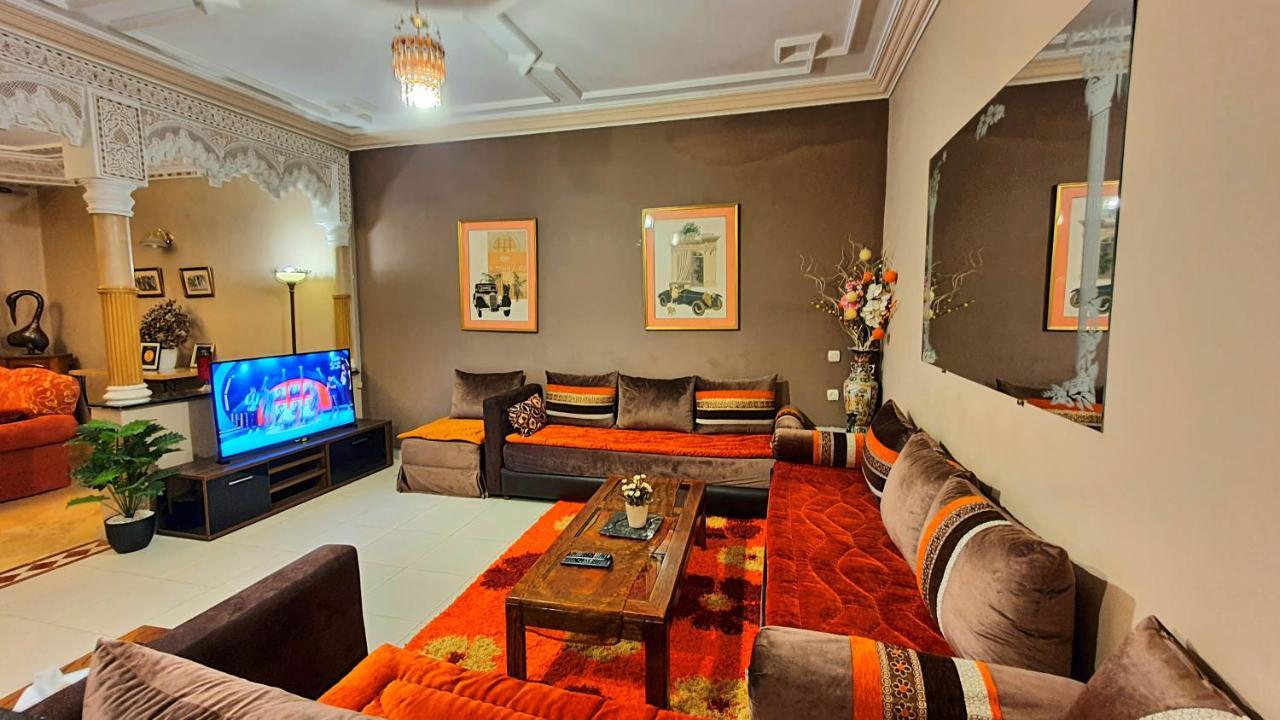 Oranger Family House Center, Private Large House, Terasse Garden View, Free Parking Appartamento