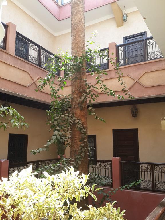 Cecil Hotel 2*