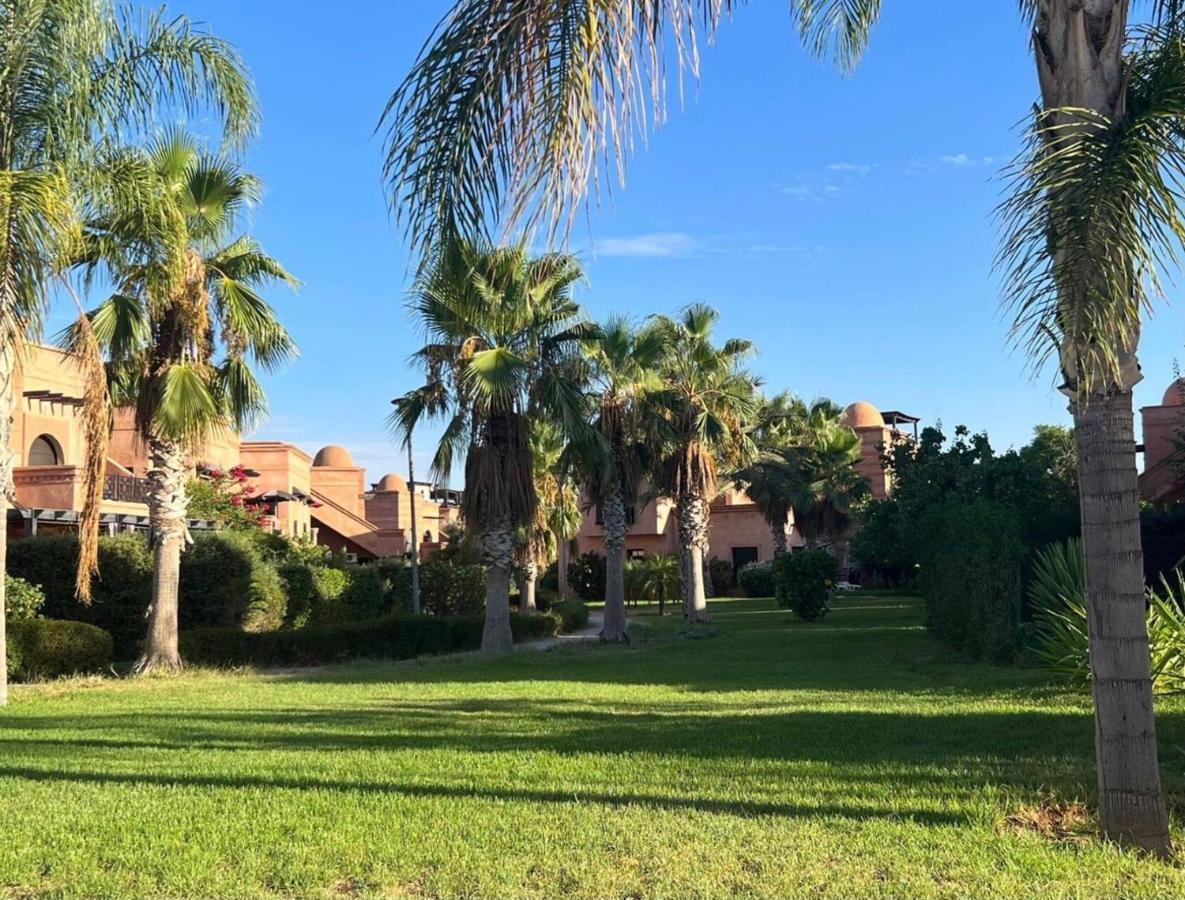Dans Avec Golf, Piscine Appartement