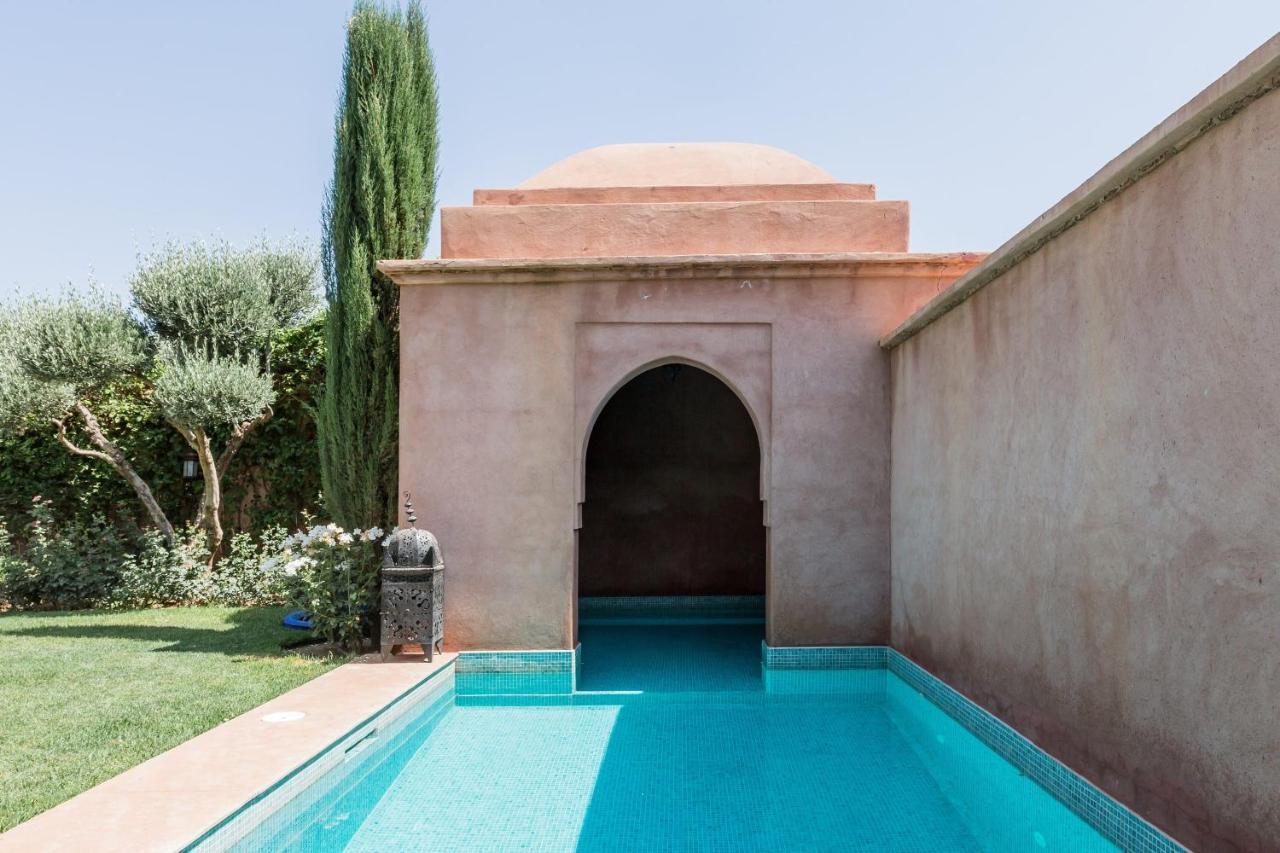 Pauline With Private Pool & Garden, Service And No Insight.
