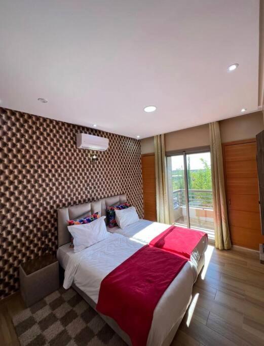 Spacious Moroccan Private With Heated Pool Villa *