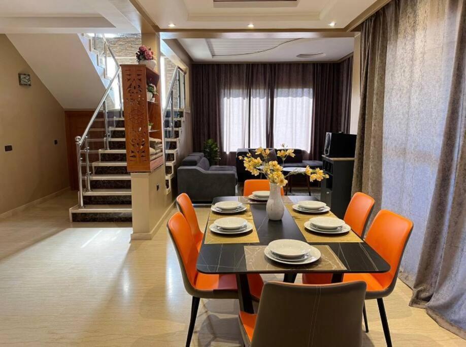 Villa Spacious Moroccan Private With Heated Pool