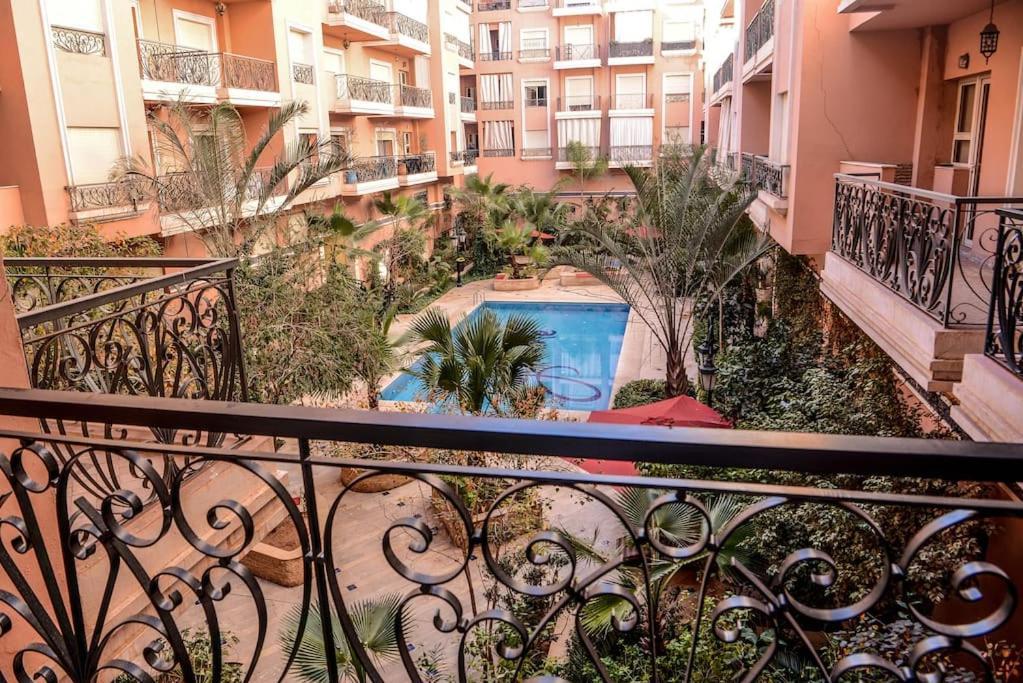 Beautiful, Great Equipped 122 M Near Majorelle Garden And Gueliz With Pool Views And A Large Balcony And Terrace