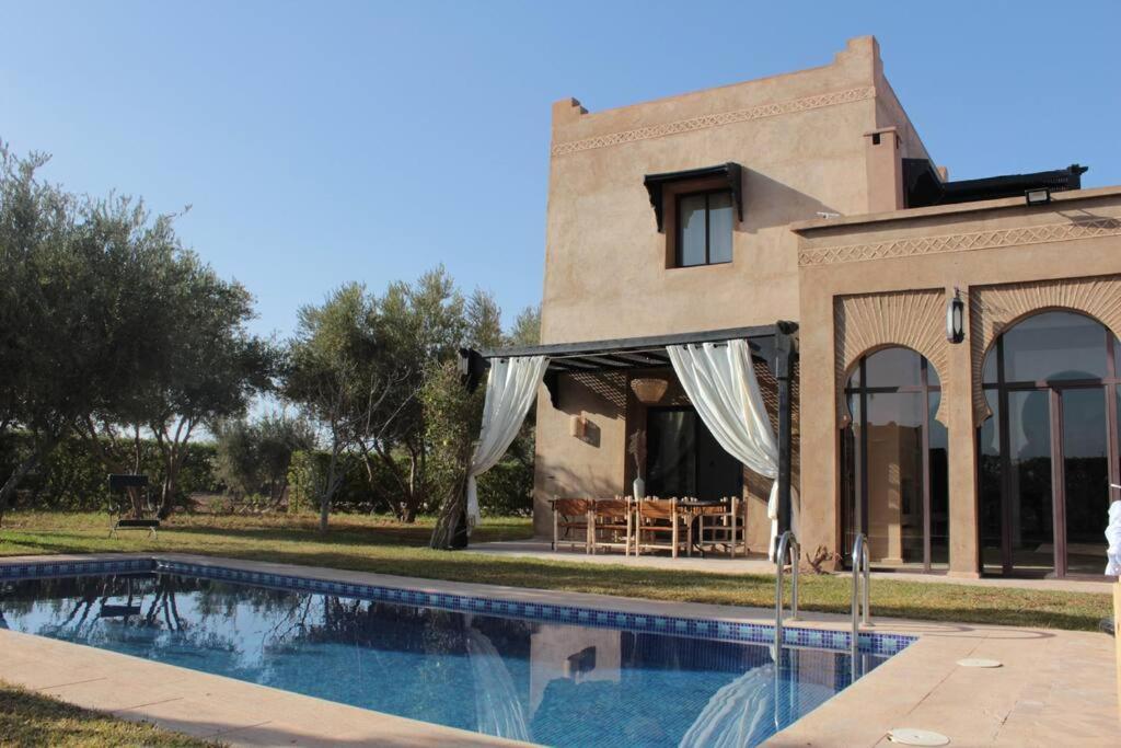 Ily Marrakech Avec Piscine Et Vue Sur L'altas : Coup De Coeur! Marrakesh