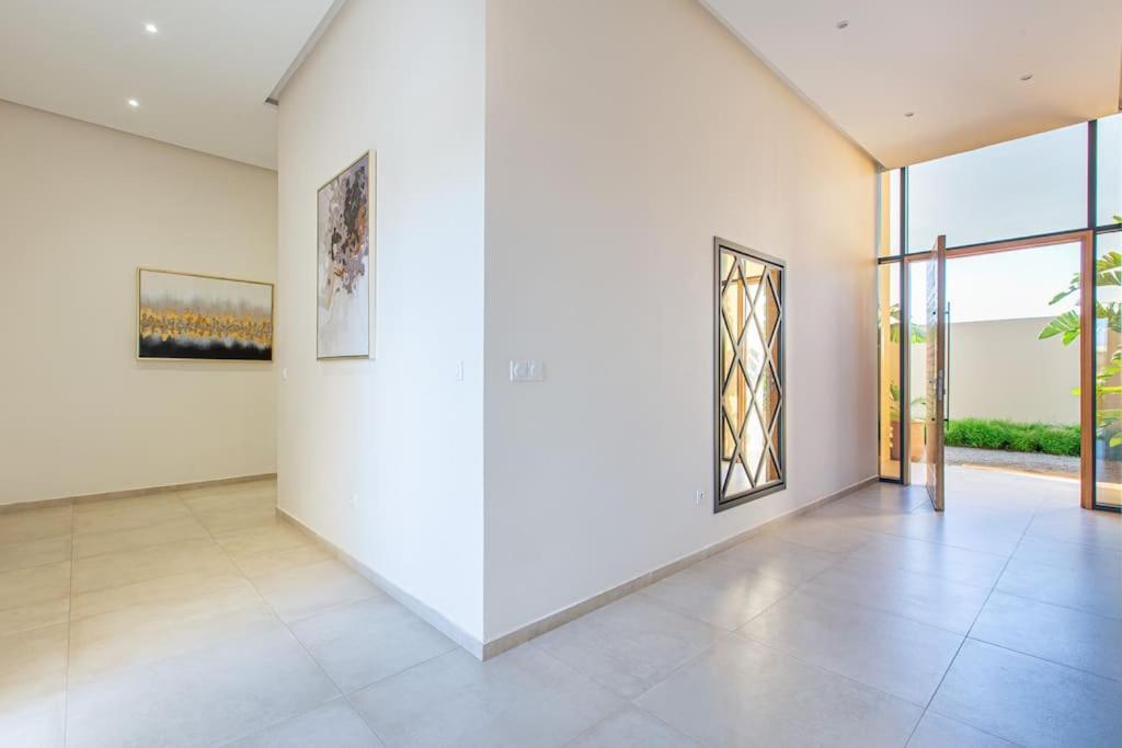 Safiya, Luxe Et Detente, Jeux, Cuisiniere