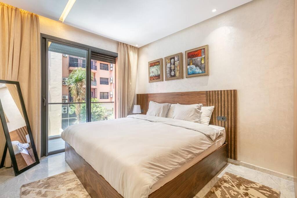 Peaceful Living: Chic Apartment, Prime Location *