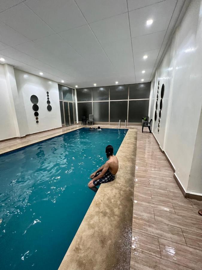 Apparemment Deux Salon 16 Appartement *
