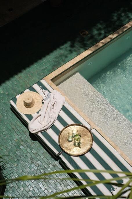 Dar Num, Luxury Private Riad With Pool & Breakfast - Car Access In Medina Villa *