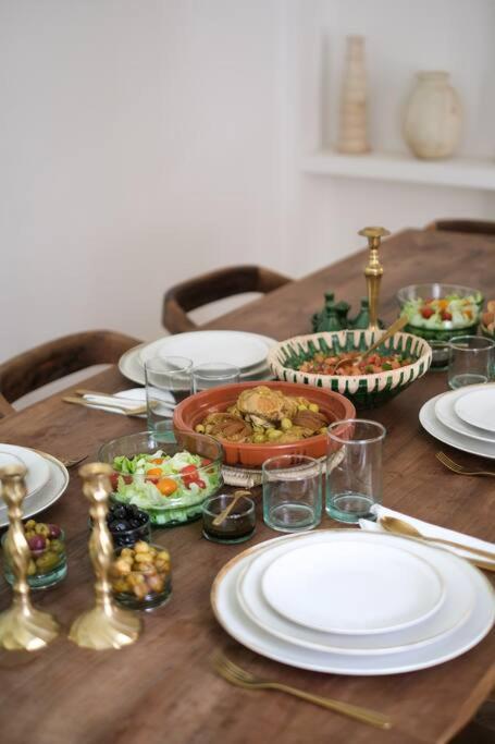 Dar Num, Luxury Private Riad With Pool & Breakfast - Car Access In Medina Villa