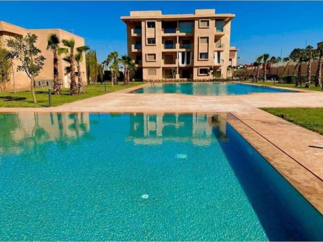 Appartement An Elegant For Rent With A Pool And A View Of The Mountains In