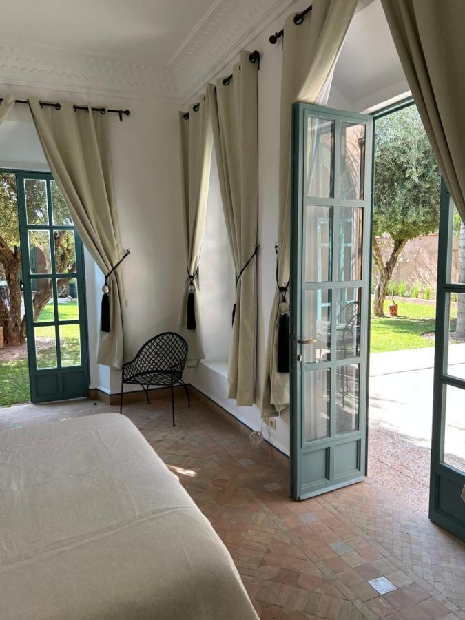 L.c Villa *
