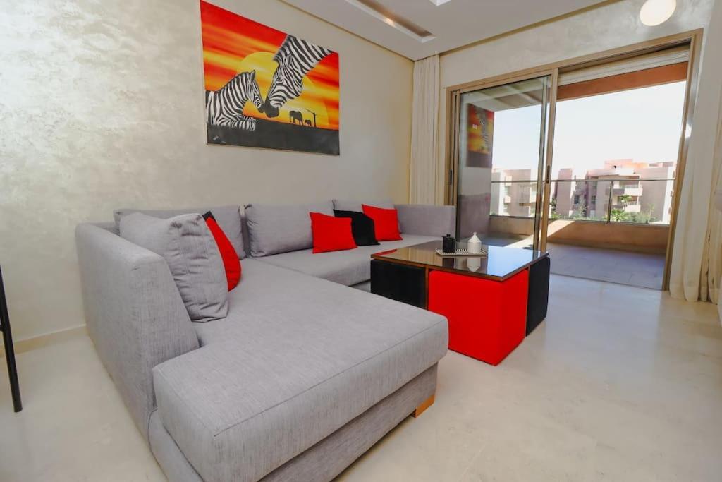 Apartment Cosy Appartemt Vue Sur Golf Et Montagne *