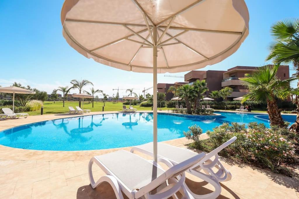 Apartment Cosy Appartemt Vue Sur Golf Et Montagne *