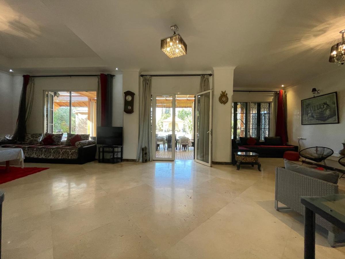 Villa Authentic Ideal For 16+ Guests