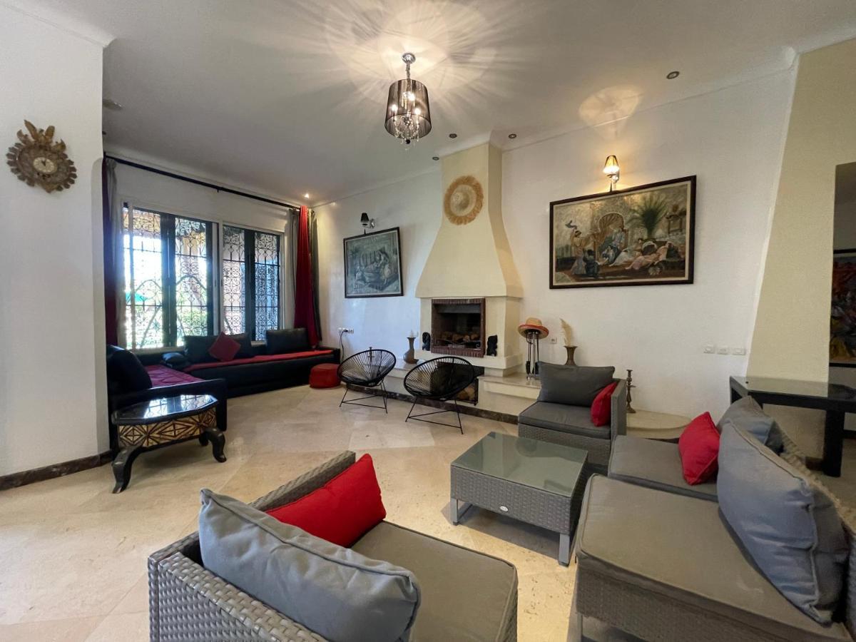 Villa Authentic Ideal For 16+ Guests *