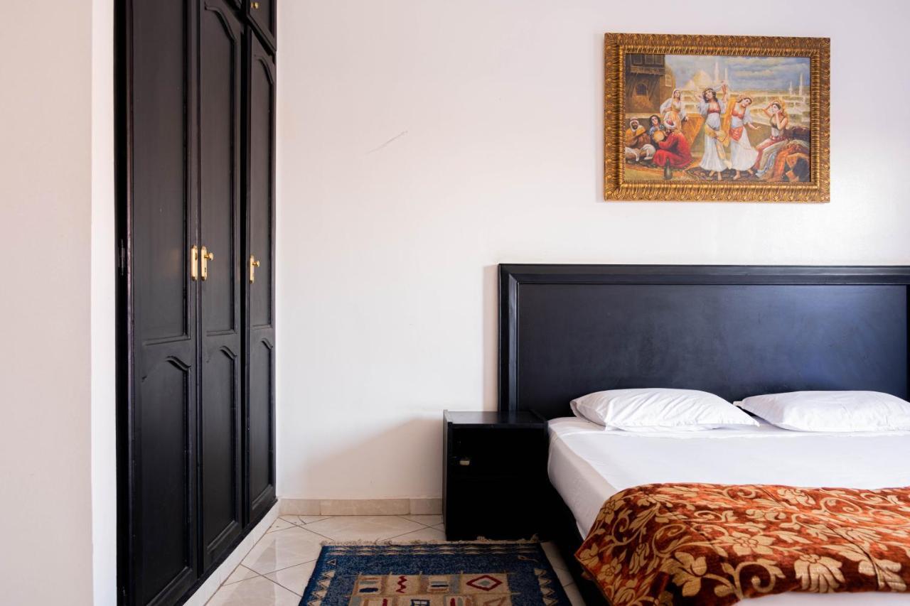 Apart Larbi Appartement