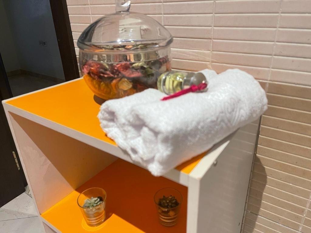 Magnifique Spacieux Confort Propre Familial 2 Salon Et Salle A Manger A 20mn A Pied De Place Jemaa El Fina 4 Piscines Dans Espace De Golf A 12 Mn En Voitures L Entree Est Gratuit Pour La Clientele Ouvert Entre 10h Et 20h Appartement